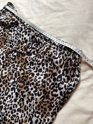 Pantalón Bershka T-L Ancho Leopardo Estilo Comfy
