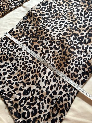 Pantalón Bershka T-L Ancho Leopardo Estilo Comfy