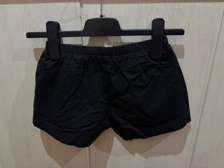 Pantalón corto deportivo niña negro