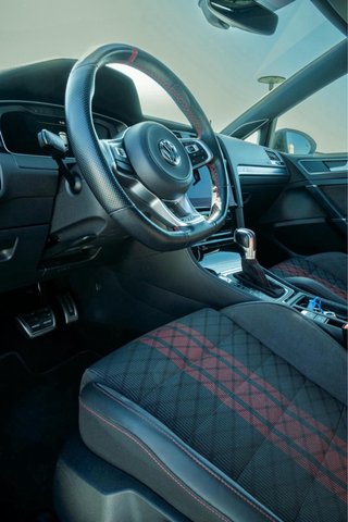 Volkswagen Golf GTI TCR 290cv