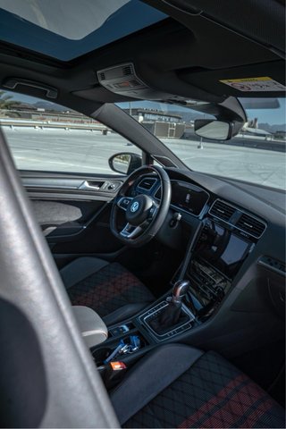 Volkswagen Golf GTI TCR 290cv