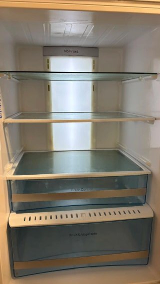 Frigorífico Haier con congelador inferior