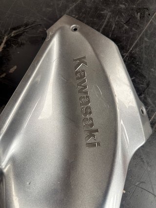 Tapa depósito derecha Kawasaki Z 900 2019