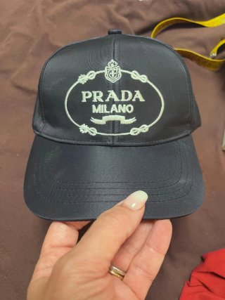 Cappello Prada nero