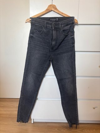 Pantalón vaquero gris Stradivarius Talla L