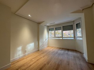 Piso en alquiler en Nueva España en Madrid