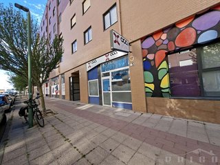 Local comercial en alquiler en AVE - Villimar en Burgos