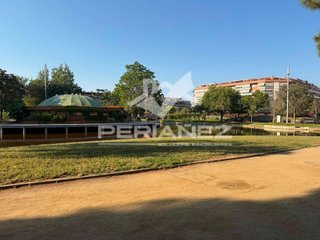 Garaje en venta en Plaça Catalunya en Prat de Llobregat, El