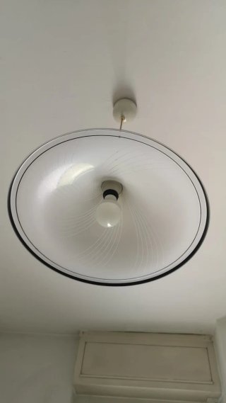 Lampadario in legno e vetro