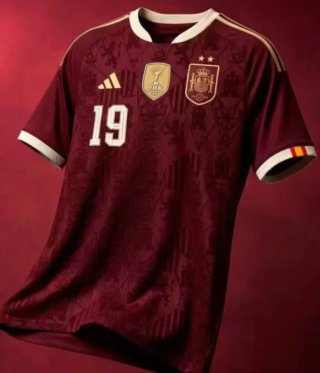 Camisetas de fútbol y chándales nuevos