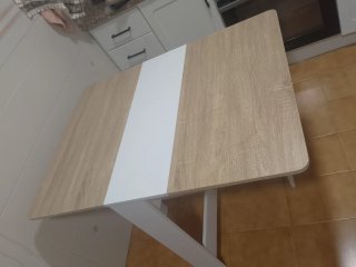 Mesa extensible blanca y madera