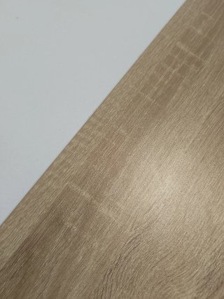 Mesa extensible blanca y madera
