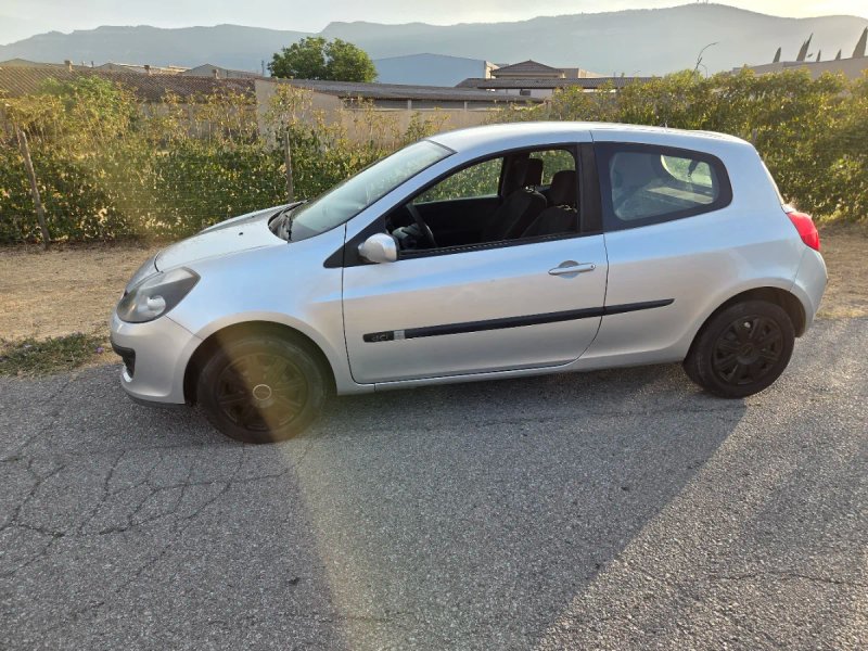 Renault Clio gasta super poco - foto 1