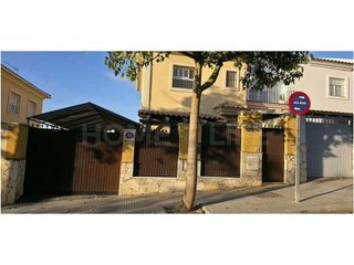 Chalet en venta en Polígonos - Recinto Ferial Cortijo de Torres en Málaga
