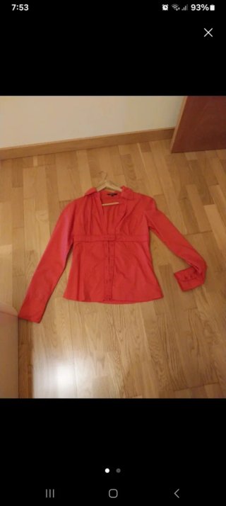 Camisa roja de manga larga