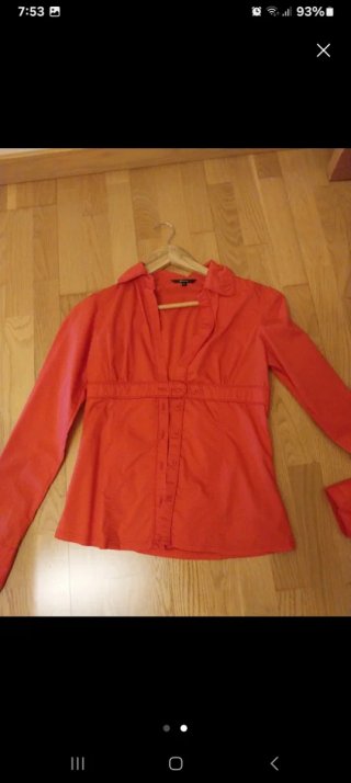 Camisa roja de manga larga
