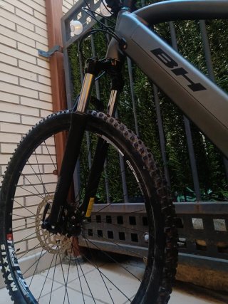 Marca: BH Modelo: Atom 29 TS 9v 500Wh Talla: SM