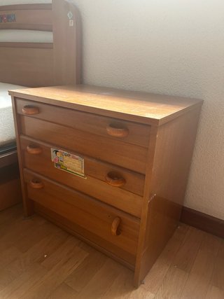 Comodino in legno massello