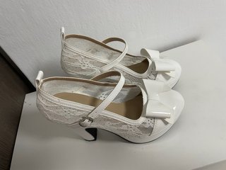 Zapatillas de novia blancas con encaje 38.