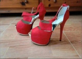 Sandalias tacón y plataforma interior Color: rojo