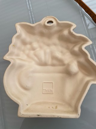 Formella innaffiatoio con fiori Thun