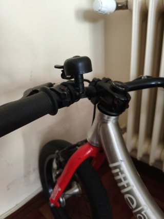 Bicicleta infantil Little Big roja y plateada