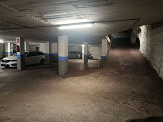 Garaje en alquiler en Eixample Nord – La Devesa en Girona