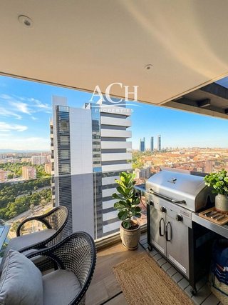 Piso en alquiler en Valdeacederas en Madrid