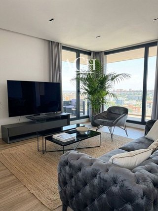 Piso en alquiler en Valdeacederas en Madrid