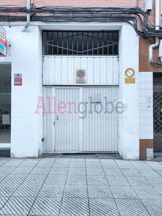 Garaje en venta en Milán - Pumarín - Teatinos en Oviedo