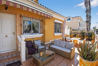Casa adosada en venta en La Siesta - El Salado - Torreta en Torrevieja
