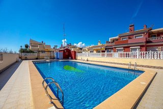 Casa adosada en venta en La Siesta - El Salado - Torreta en Torrevieja