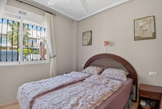 Casa adosada en venta en La Siesta - El Salado - Torreta en Torrevieja