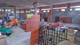 Local comercial en venta en San Felices de Buelna