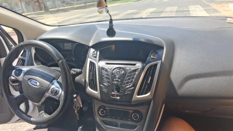 Ford Focus 2012 - foto 1