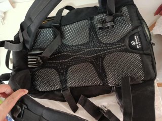 Mochila Quechua Negra y Amarilla