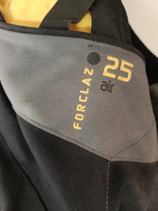 Mochila Quechua Negra y Amarilla