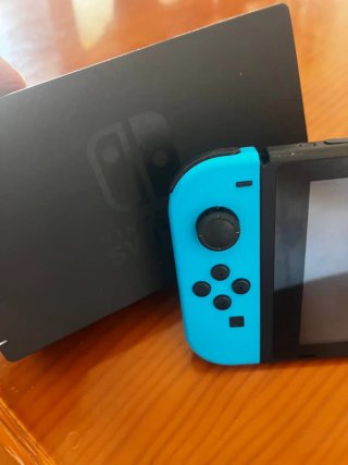 Nintendo Switch con  3 mandos