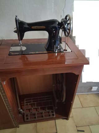 Máquina de coser Hexagon antigua