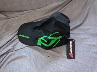 Gorra Bullpadel Negra y Verde