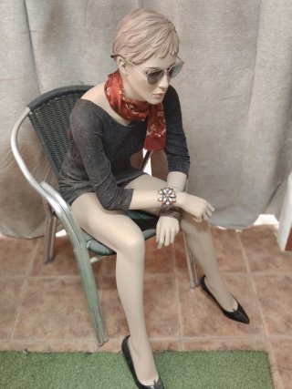Maniquí escaparate mujer