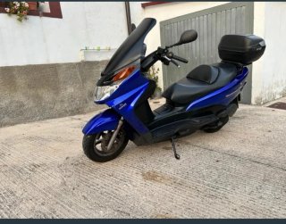 Suzuki Burgman Azul Maxi-Scooter 125cc