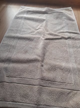Tapete de casa de banho bege