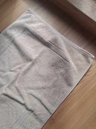 Tapete de casa de banho bege