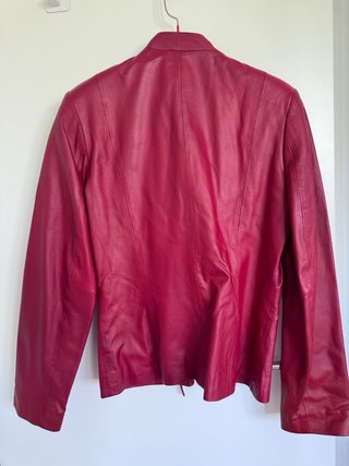 Chaqueta de piel roja El Corte Inglés