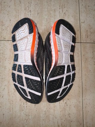 Zapatillas Nike Running Negras y Naranjas