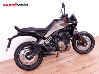 HUSQVARNA SVARTPILEN 125 ABS