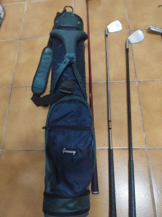 Bolsa de palos de golf y palos