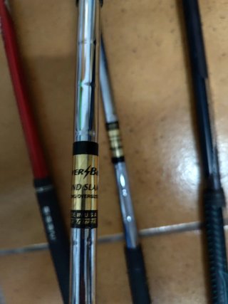 Bolsa de palos de golf y palos