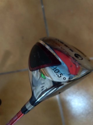 Bolsa de palos de golf y palos